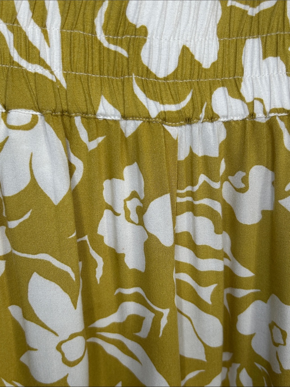 Billabong Split Spirit Elastic Wide-Leg Pants in Tropical Floral Print - Picture 8 of 9